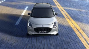 Nieuwe_Suzuki_Swift_wit_weg_voor
