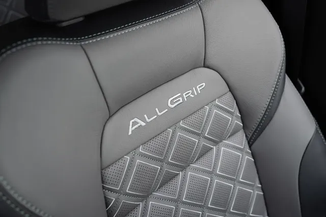 Suzuki_Swift_ALLGrip_FX_12