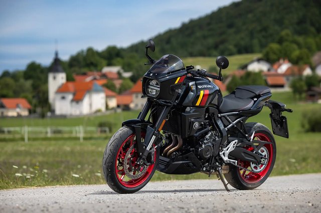 SUZUKI GSX-8TT_010