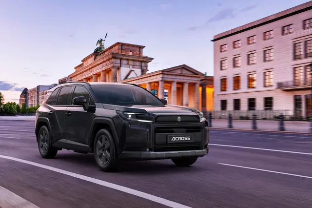 Suzuki_Across_driving_city