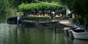 Lunchen aan het water: de beste plekken met aanlegsteiger