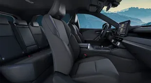 Suzuki_Across_interior