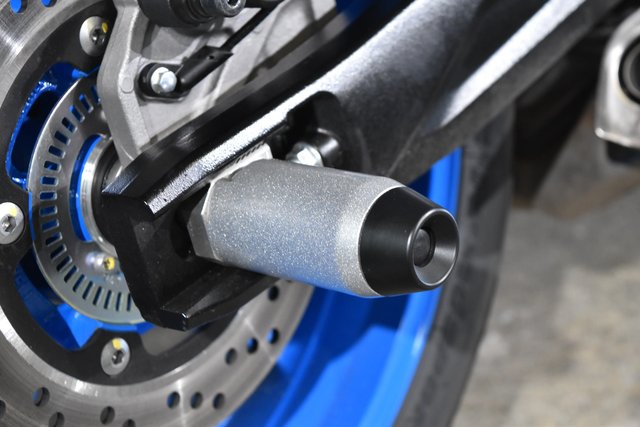 Suzuki GSX-8S, 3 detail, achteras