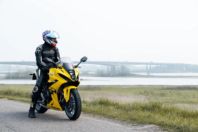 GSX-8R_geel_R8.3