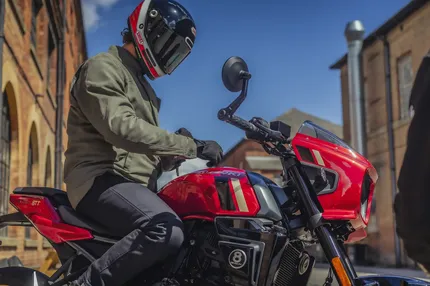 GSX-8TT_M7