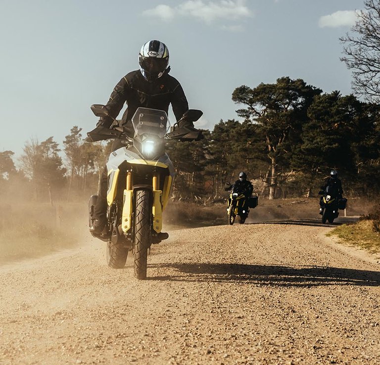 Suzuki *All Road Motoren*