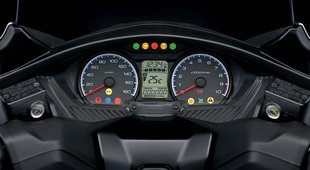 Suzuki_Burgman_400_details_dashboard.jpg