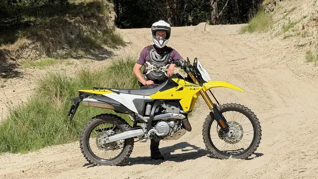 Tobias_the_Dialsport_Experiment_Suzuki_DR-Z4S
