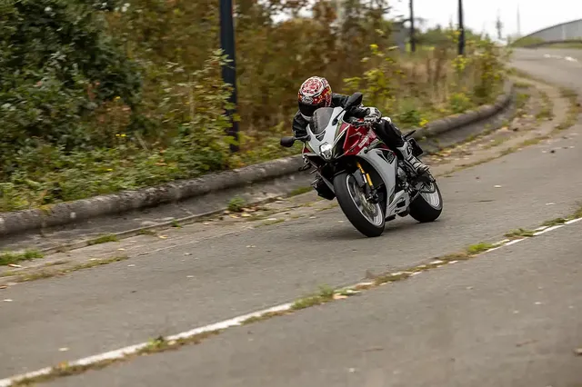 Suzuki_MY26_GSX-R1000R