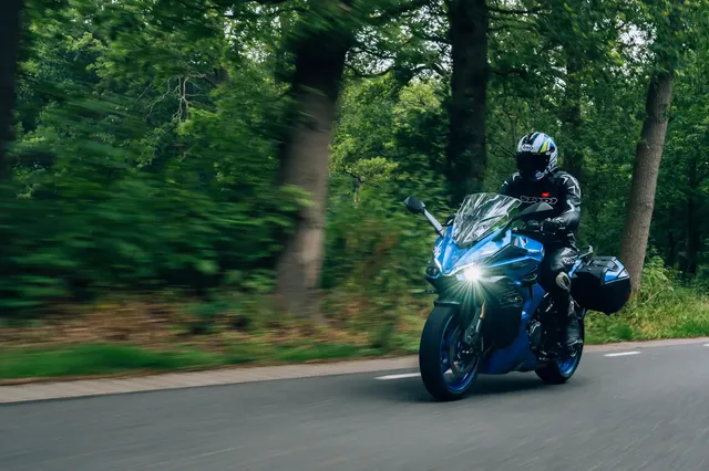 Suzuki_GSX-S1000GT