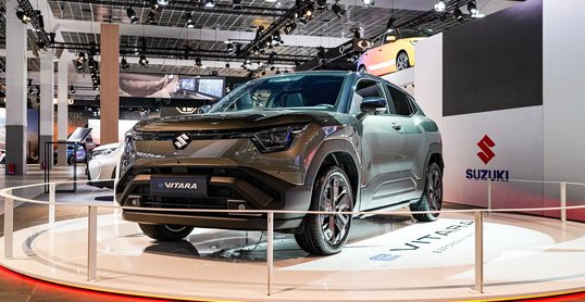 Suzuki e VITARA beleeft Europees publieksdebuut op Het Autosalon in Brussel