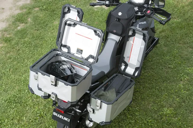 DL1050RQ_RCM0_Action_38