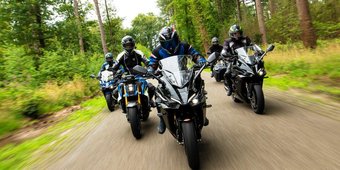 Motoplus lezerstest Suzuki GSX-S1000 en GSX-S1000GT