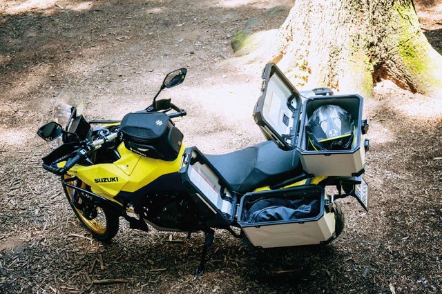 Suzuki_DL800DERCM3_action_5