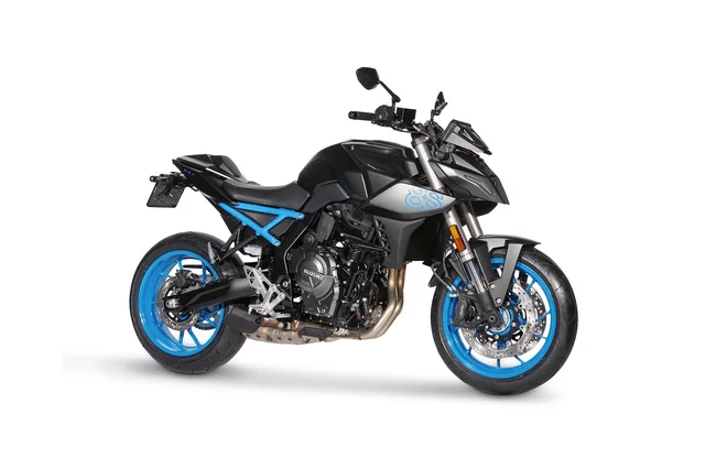 Suzuki_GSX-8S_Street_Xtreme_plus_pack