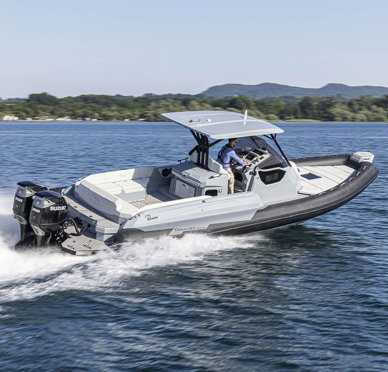 Suzuki Marine viert *15 jaar markt-leiderschap*