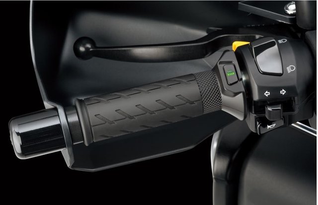 Suzuki_Motoren_comfort_accessoires_handvatverwarming