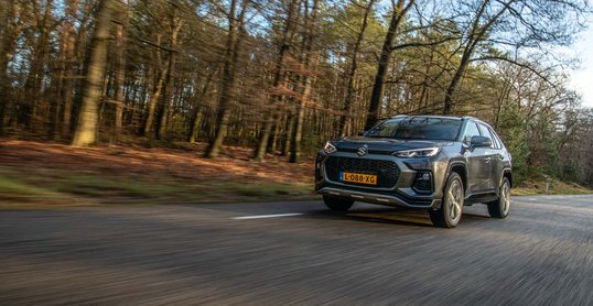 Suzuki Across vernieuwd voor modeljaar 2022