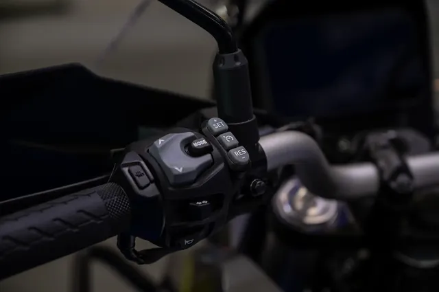 Suzuki V-Strom 800 cruise control