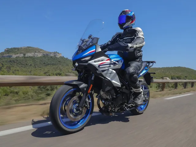 Suzuki_SV-7GX_Motoplus