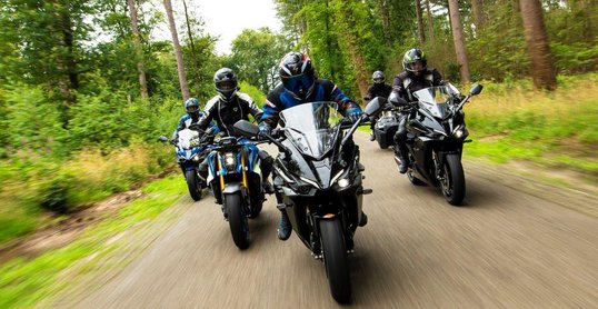 Motoplus lezerstest Suzuki GSX-S1000 en GSX-S1000GT