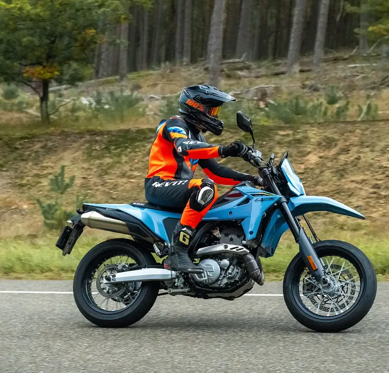 Tips voor *winterkleding* en *handvat*
*verwarming* op je motor