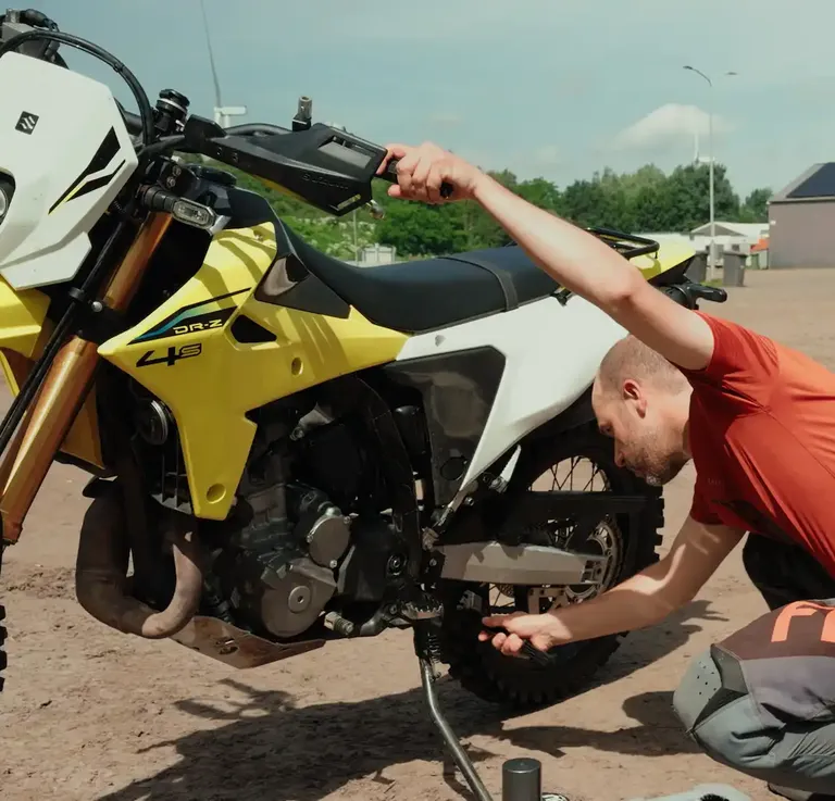 Hoe ik mij voorbereid op de *zwaarste rit* van mijn leven: 
*de Baja 1000 op een Suzuki DR-Z4S*