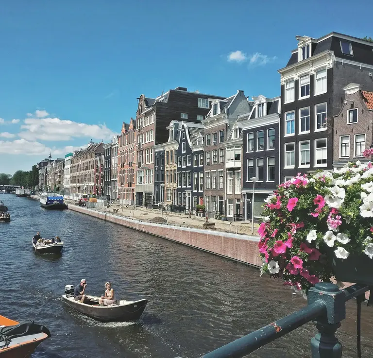 Varen door de *grachten* van Nederland