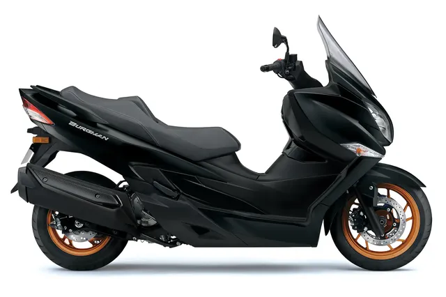 Suzuki_Burgman_AN400AM6_YKV_Right