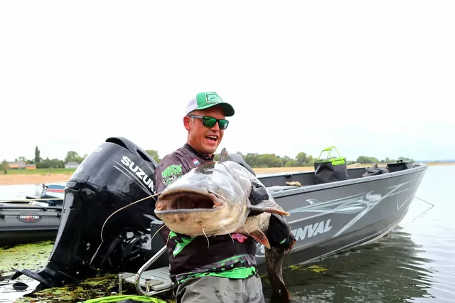 Suzuki_Stories_Roy_Noom