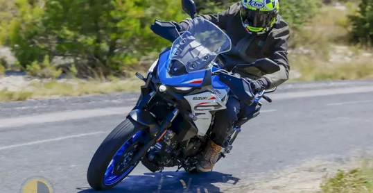Test Suzuki SV-7GX door Testmotor.nl (2026)