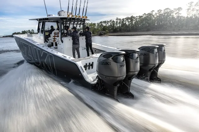 Stealth_Line_DF350AMD_Action_1