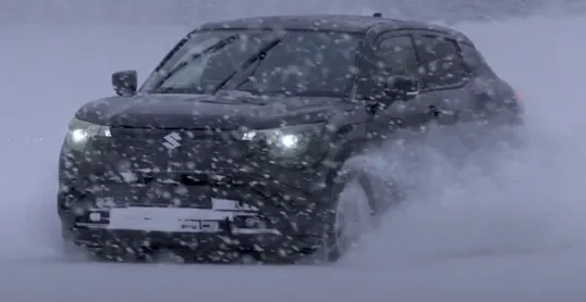Suzuki e VITARA video: spectaculaire driftactie in de sneeuw