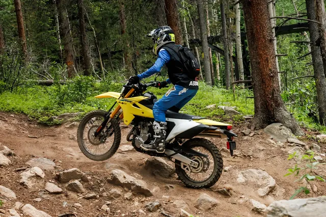 DR-Z400S_homepagebanner_uitsnede