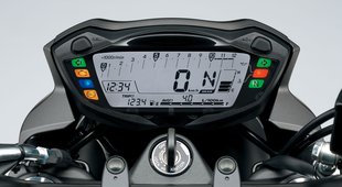 SV650_A_L7_Meter_detail_instrumentenpaneel.jpg